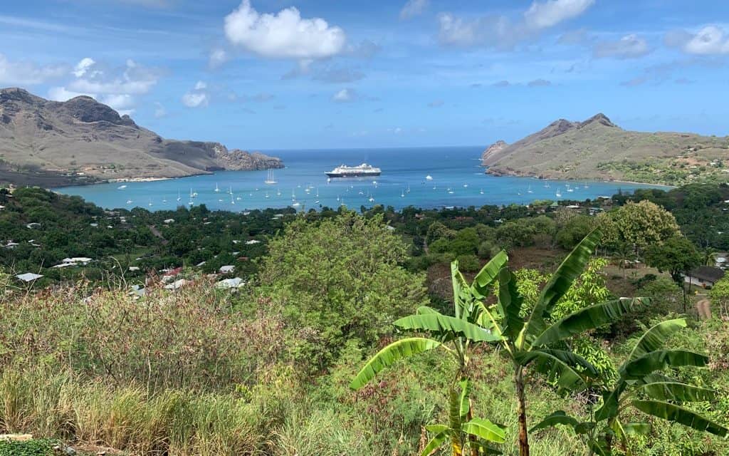 Nuku Hiva: Tiki's and A Moai