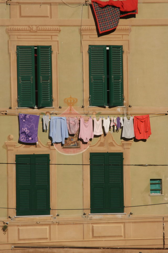 Italian Laundry - Street Art