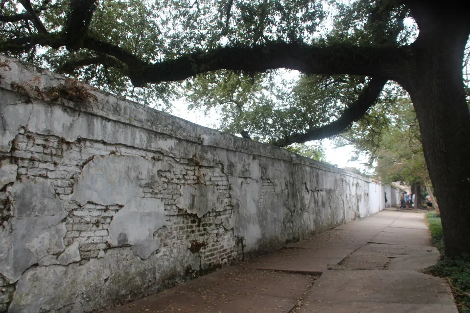 New Orleans Cemetery, New Orlean, New Orleans Garden District, Garden District New Orleans