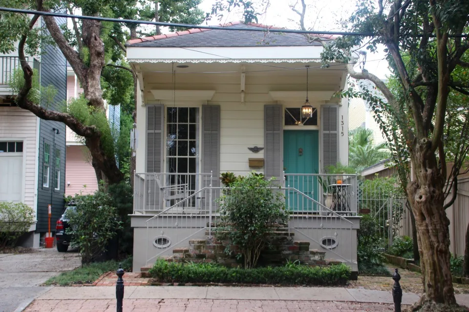 New Orleans Cemetery, New Orlean, New Orleans Garden District, Garden District New Orleans