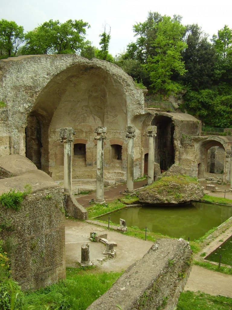 Hadrian_villa_ruins in Rome Italy