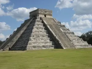 El Castillo, chichen itza day trips